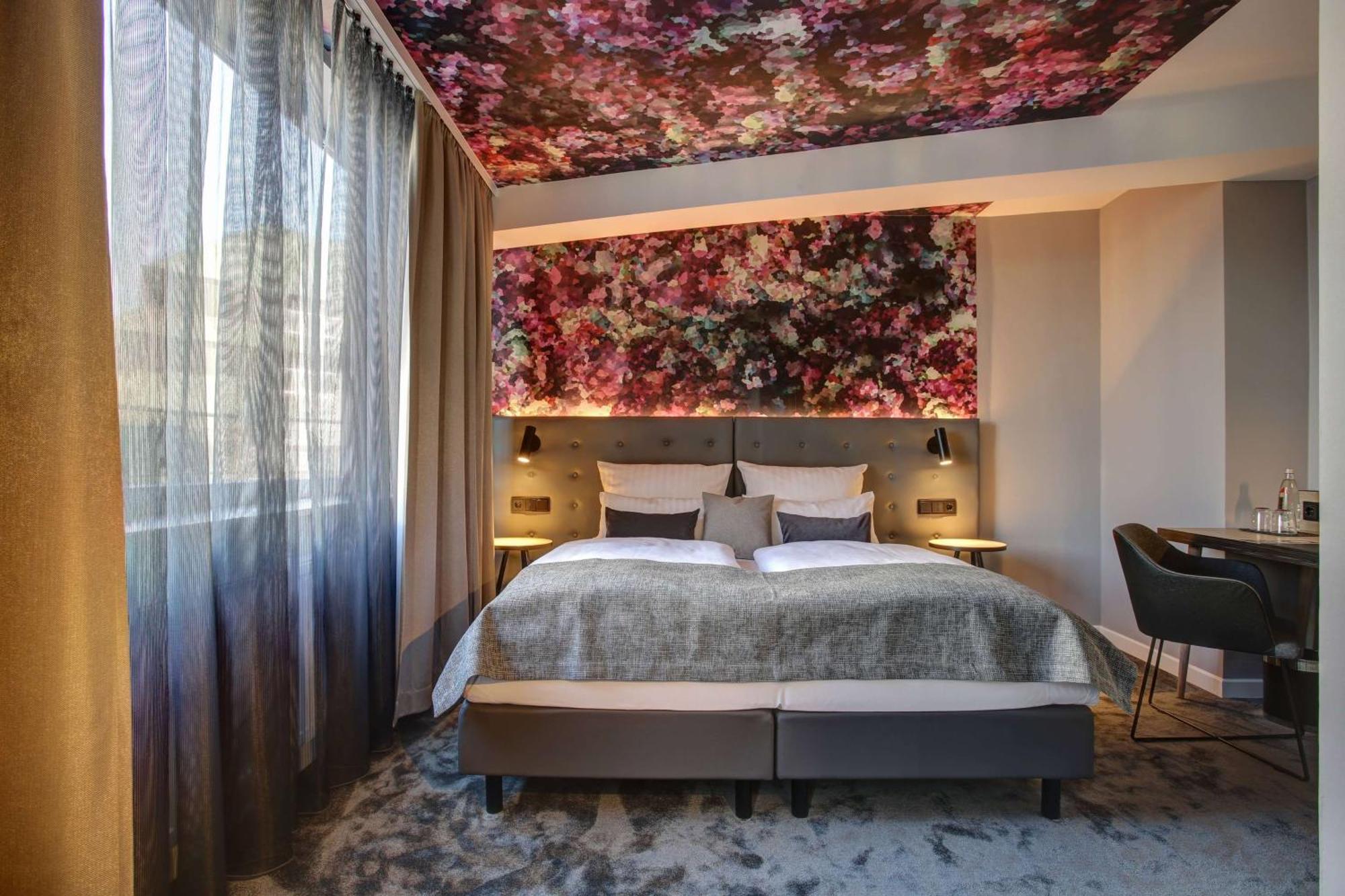 Vienna House Easy By Wyndham Hamburg City Екстериор снимка